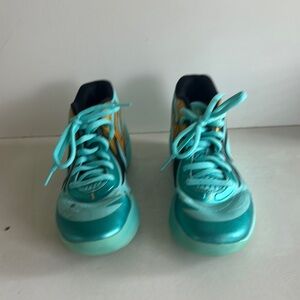 Puma Blue and Gold Athletic Shoes Lightweight Performance